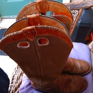 Men's Justin's snake boots . size 9 1\2